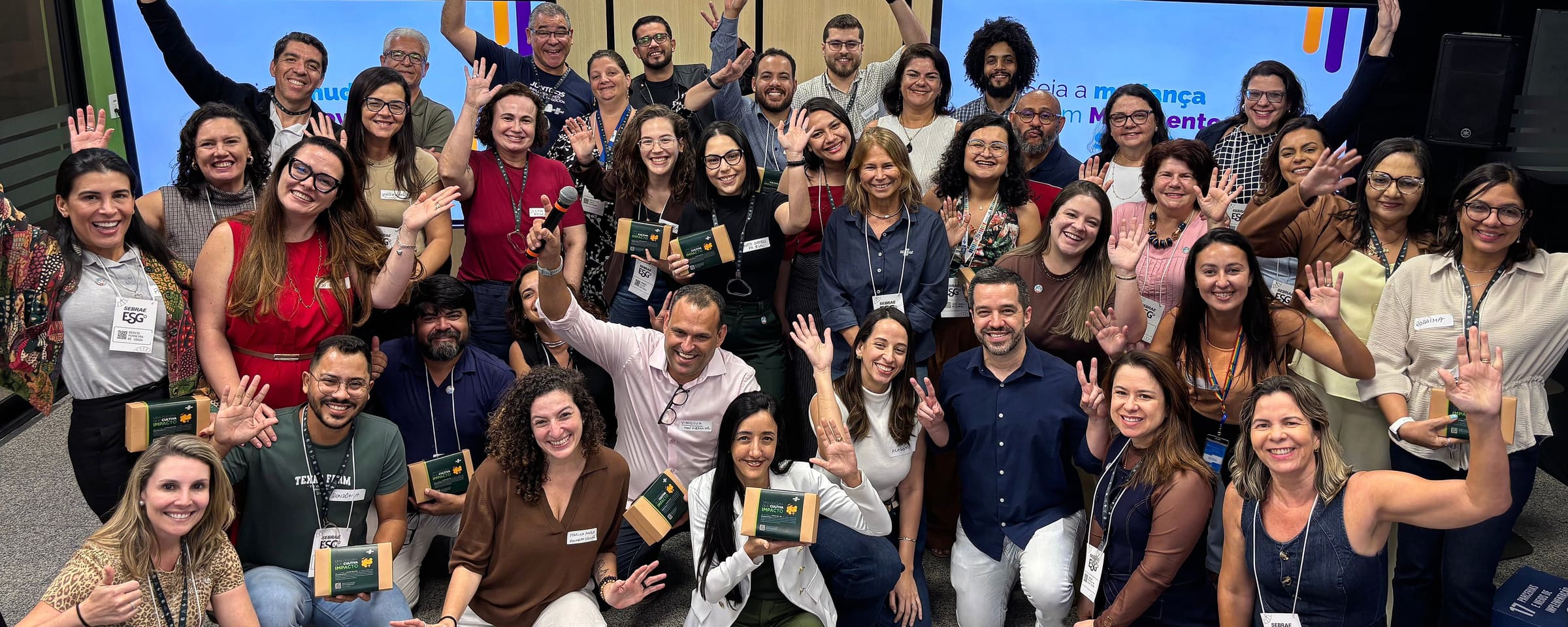 The Circular Experience Sebrae group celebrating, in Recife